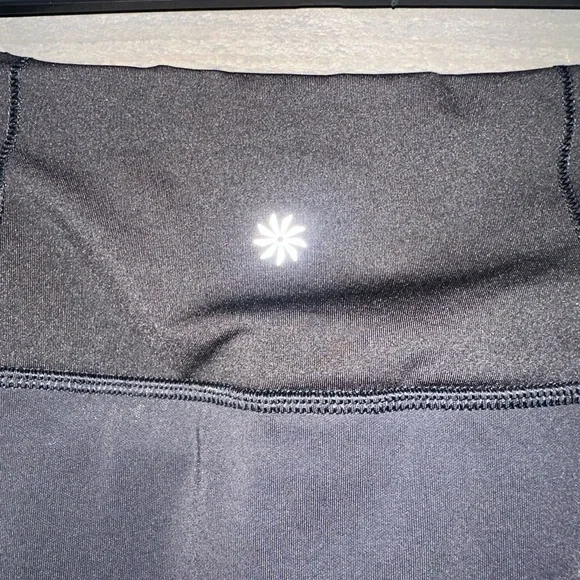 ATHLETA FAIRWAY GOLF SKORT. - Picture 7 of 7